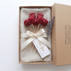 red scented candles